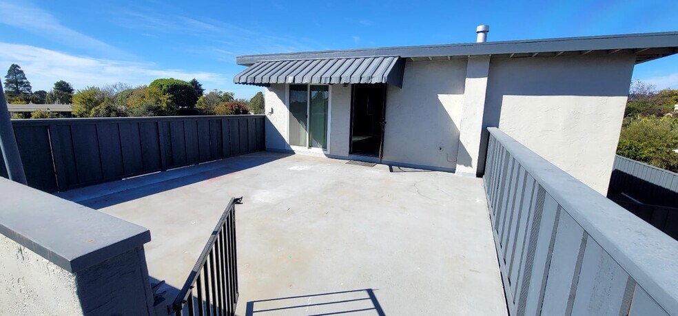 Building Photo - 1339 Rose St