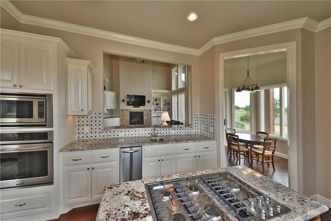 Building Photo - 16828 Little Leaf Ln