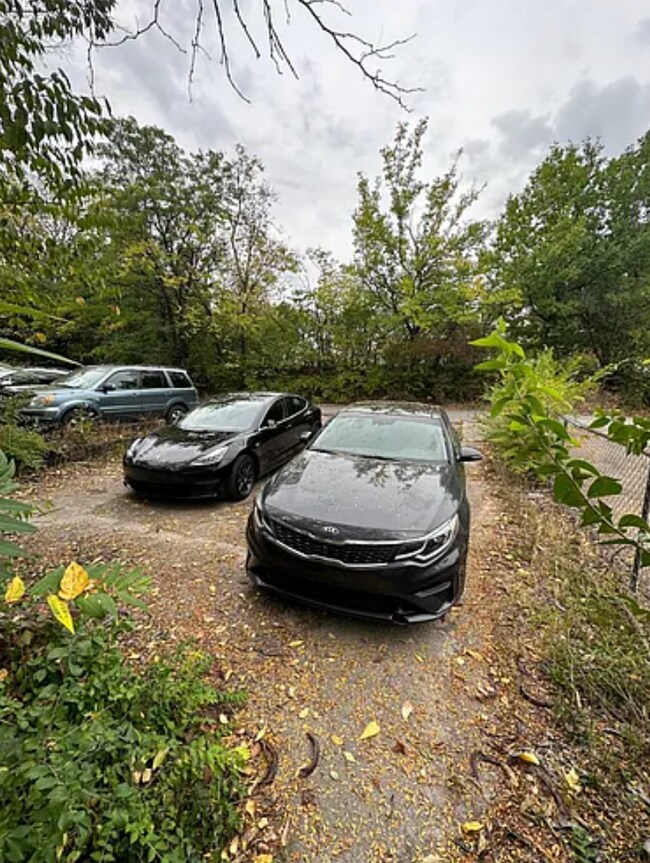 Building Photo - 2 Bedroom House Available Next to UC Campus