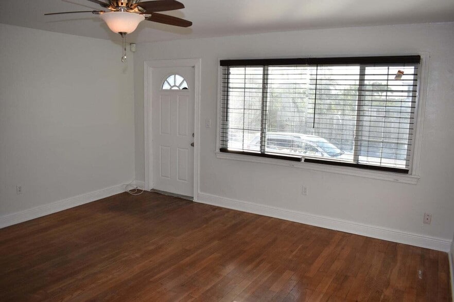 Primary Photo - 1226 N A St