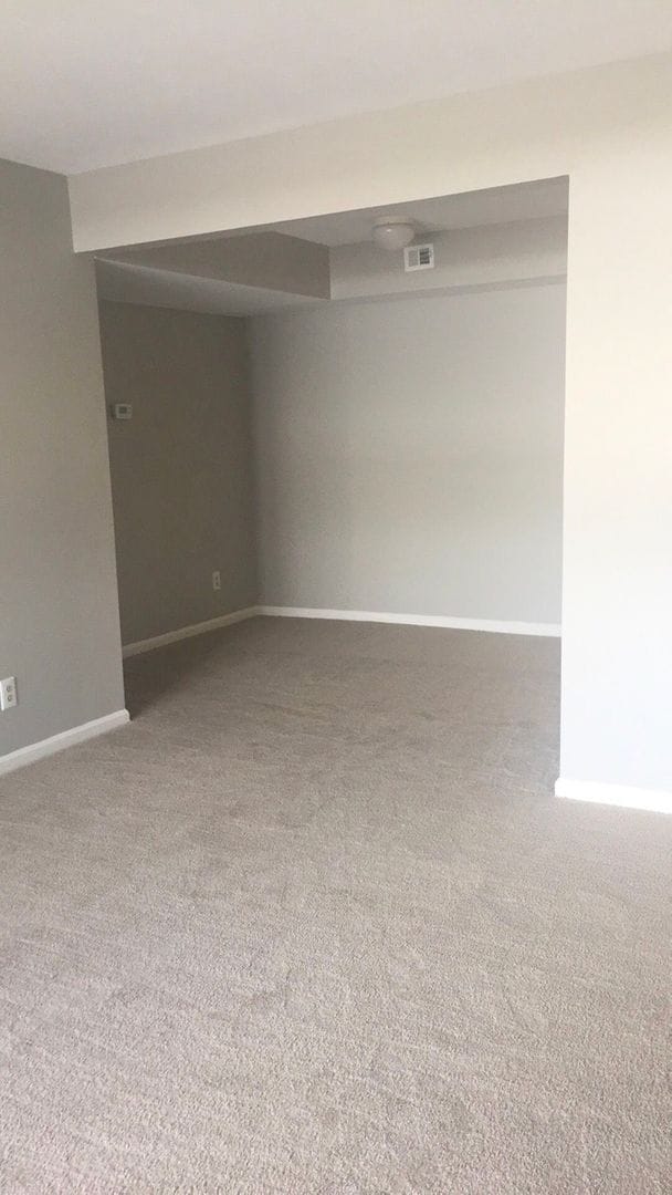 Building Photo - Great Two Bedroom Condo Available - 1010-5 Blueridge Dr.