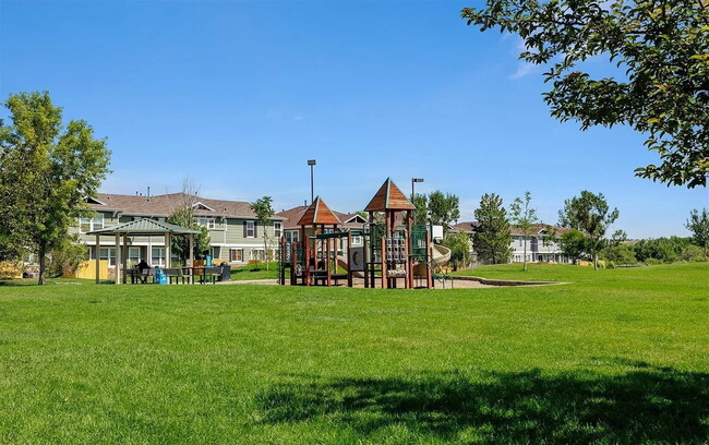 Building Photo - Spacious 2 bedroom, 2 bathroom condo for r...