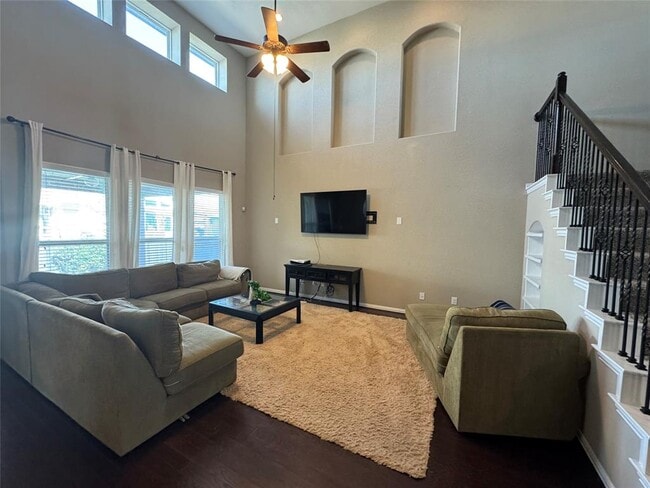 Building Photo - 273 Everglade Dr