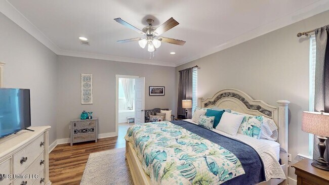 Building Photo - 1215 Ocean View Dr