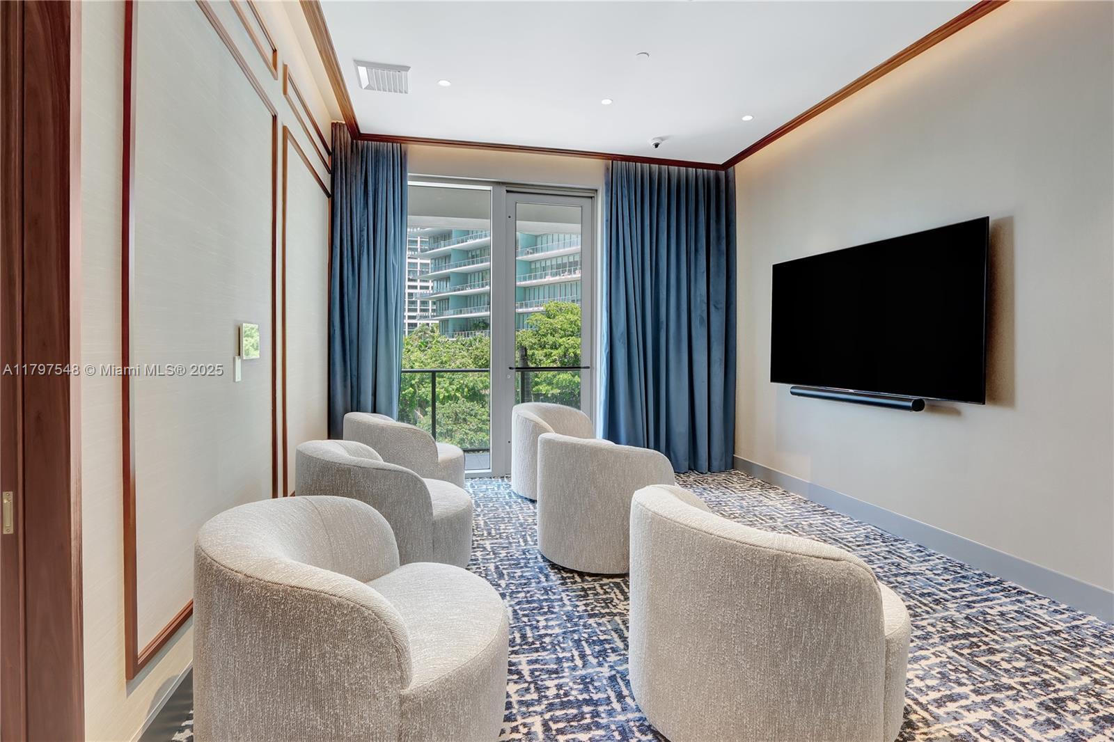 Building Photo - 2655 S Bayshore Dr