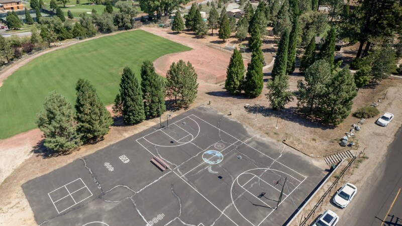 Building Photo - 15513 Live Oak Way