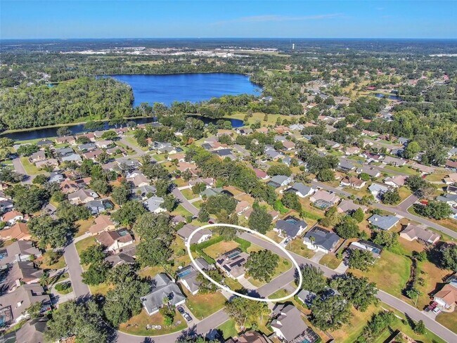 Building Photo - 1702 Horseshoe Dr
