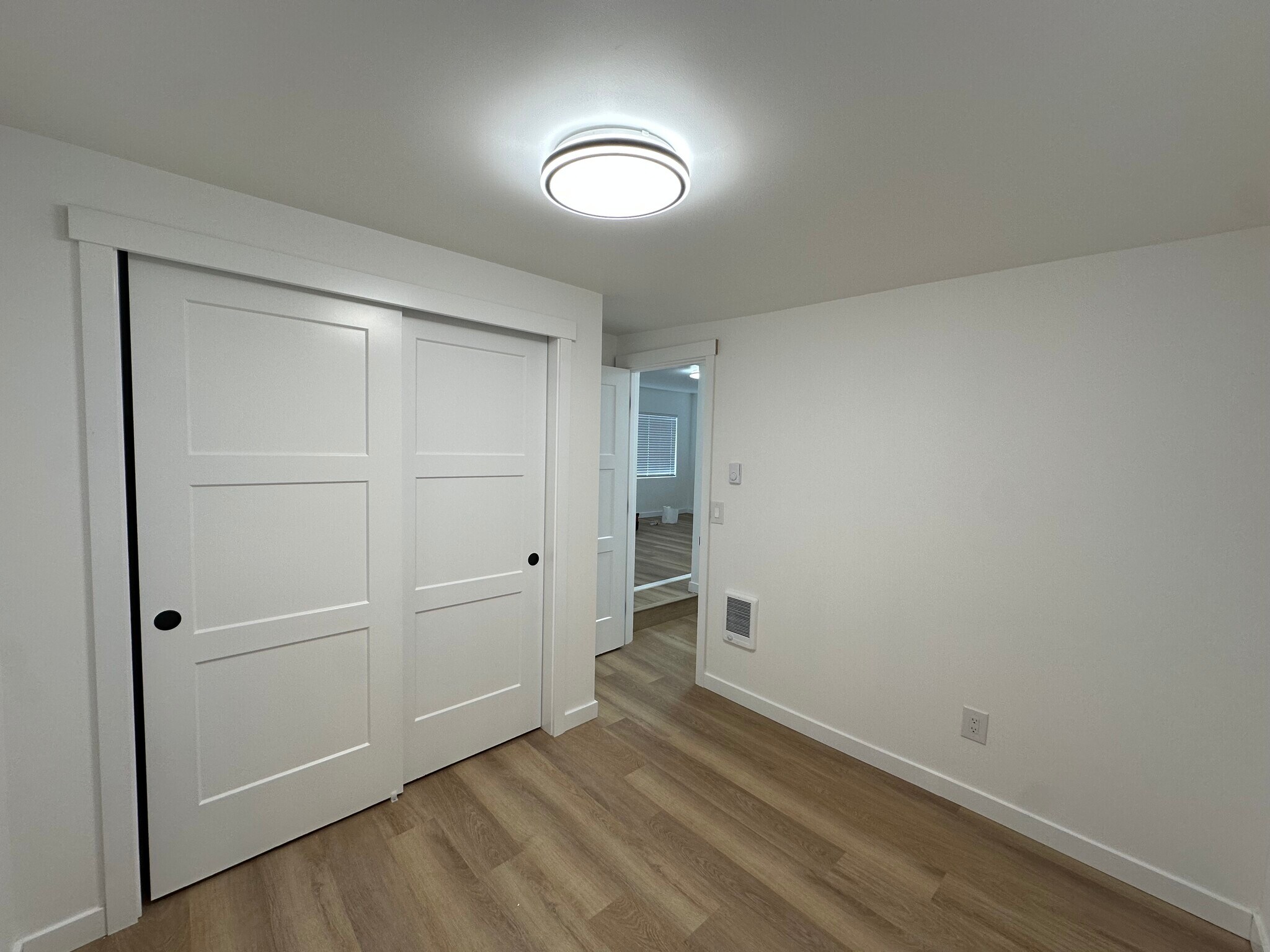 Building Photo - 1747 NE 147th St