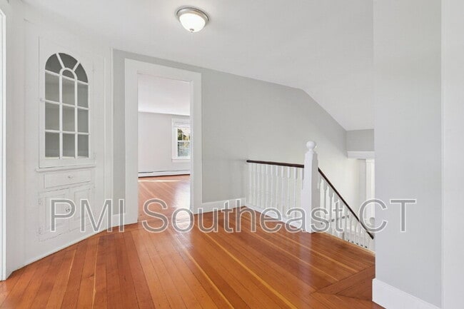 Building Photo - 9 Haigh Ave