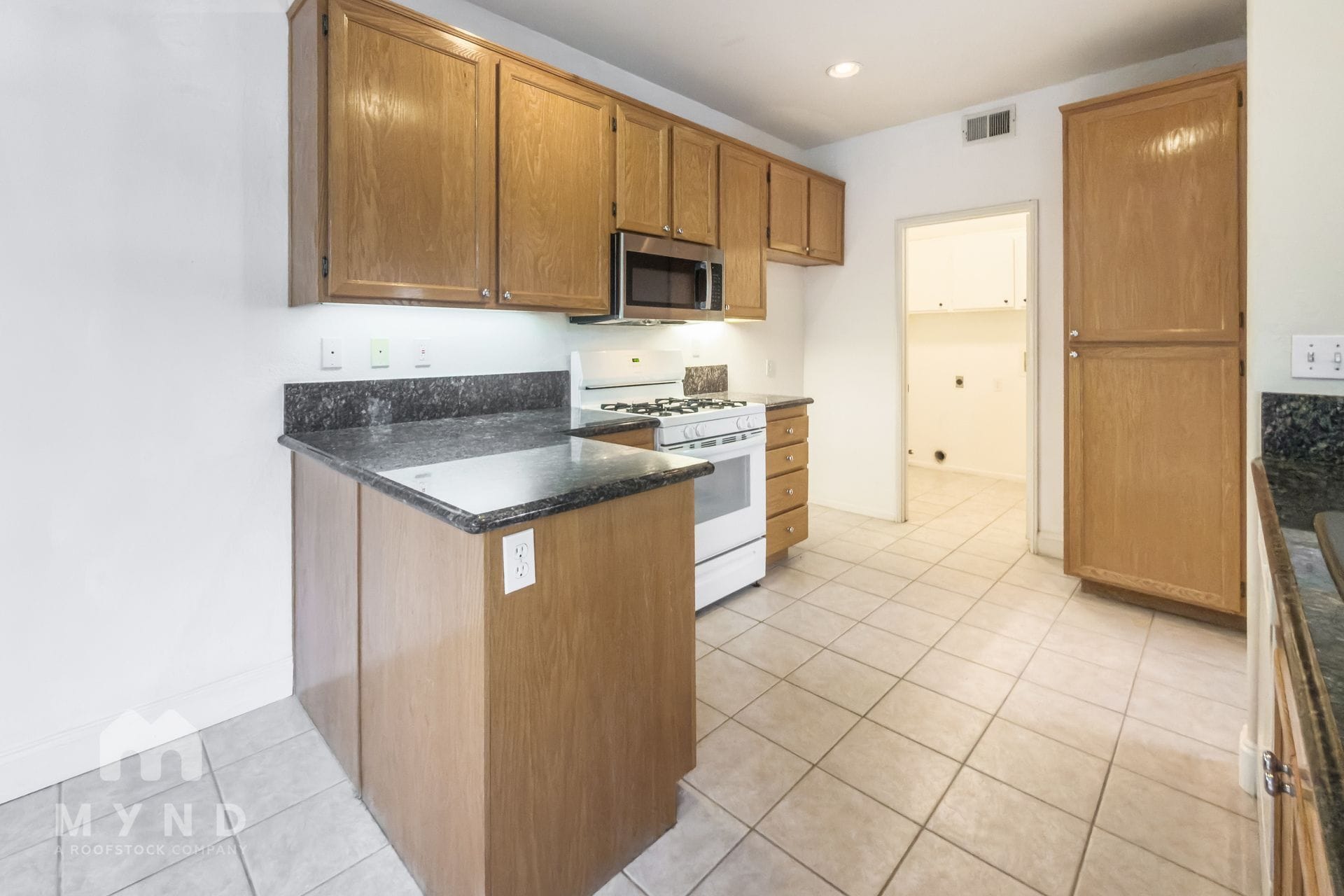 Building Photo - 305 Diamante Way
