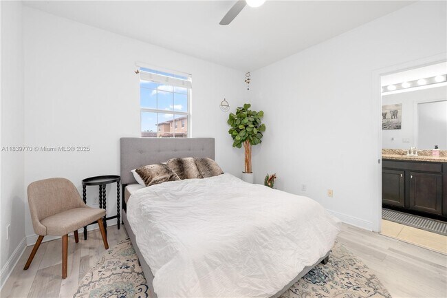 Building Photo - 1030 SW 147th Ave