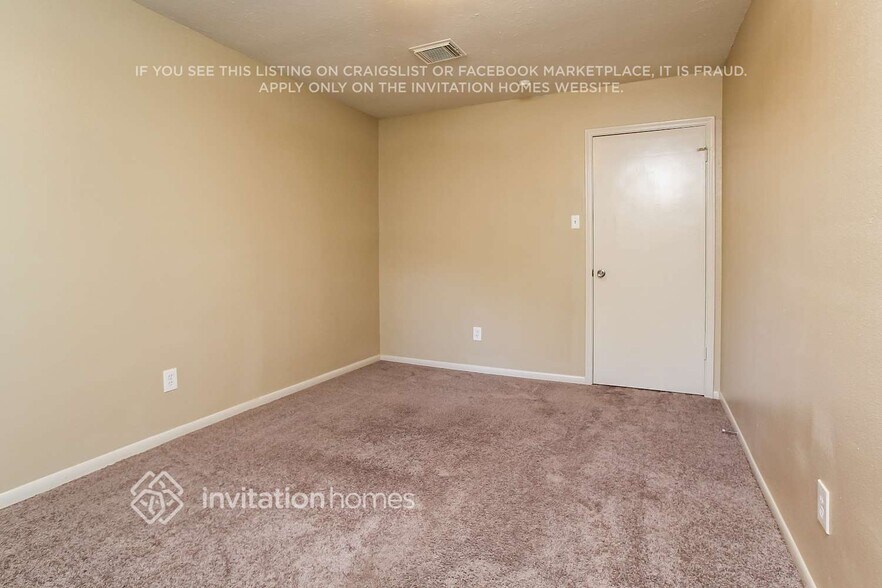 Building Photo - 5803 Old Lodge Dr