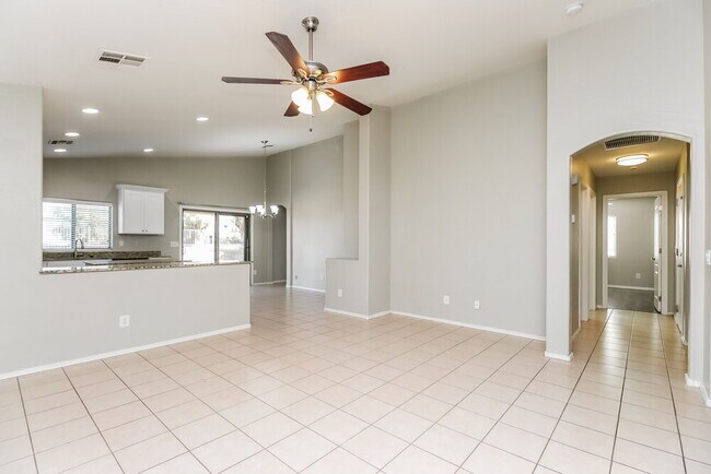 Building Photo - 22272 E Via del Rancho