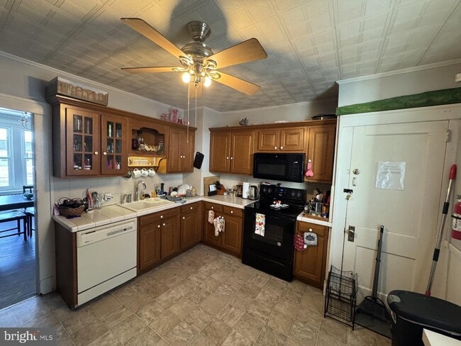 Building Photo - 416 Maryland Ave