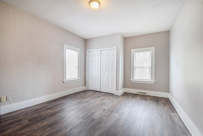 Building Photo - Comfortable Three Bedroom Home in a Great Location