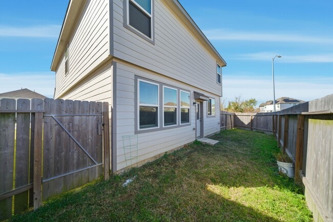 Building Photo - 18518 Snowy River Ln