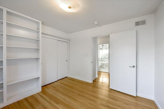 Building Photo - MID-CENTURY MODERN ON WILLOW GLEN BORDER -  SPACIOUS LOT