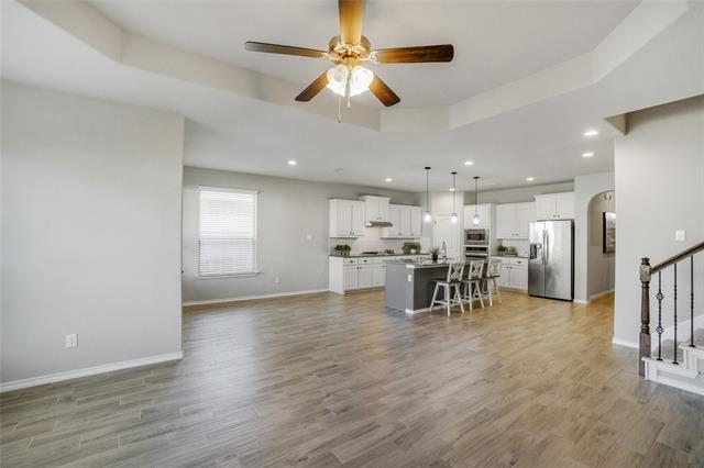 Building Photo - 821 Meadows Dr