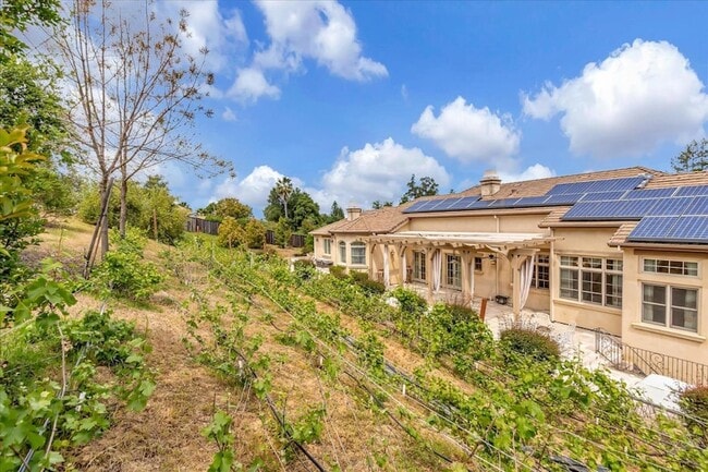 Building Photo - 15219 Sobey Rd