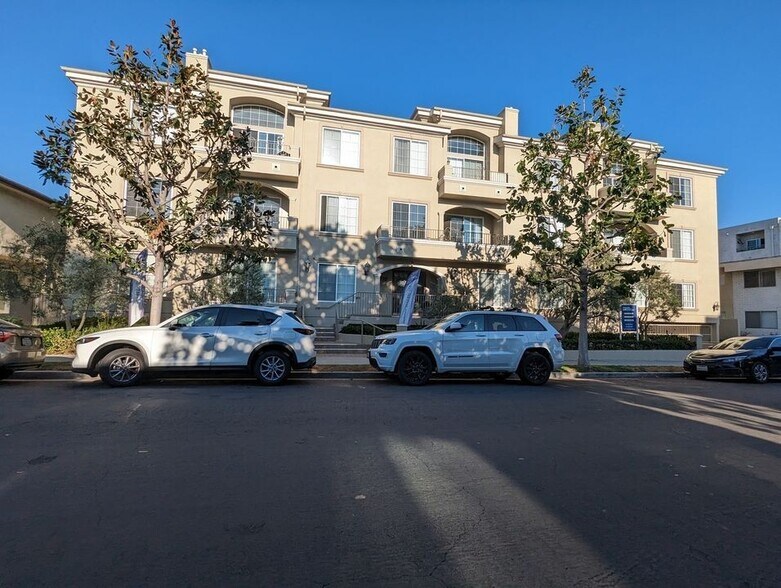 Building Photo - 1730 Colby Ave