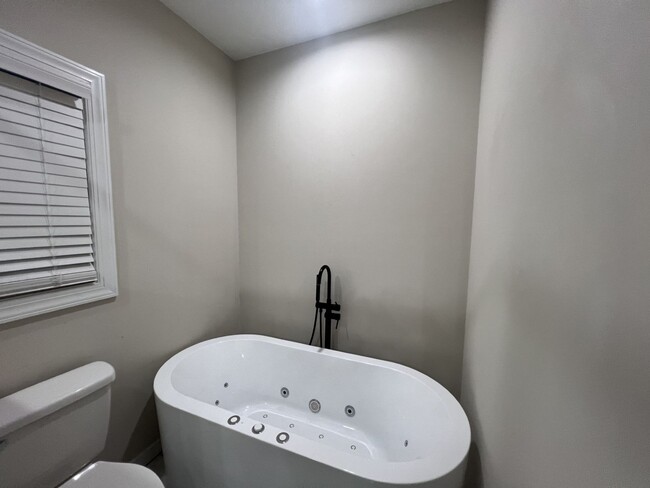 Building Photo - Charming Rental Home in Tarboro