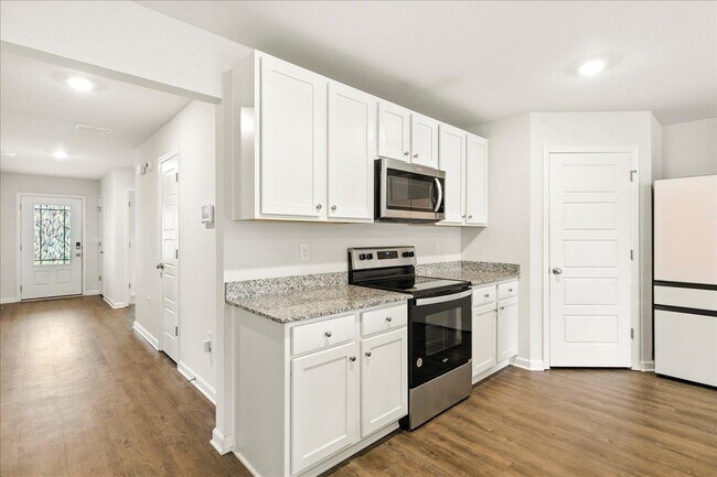 Building Photo - 18 E Sycamore Trl