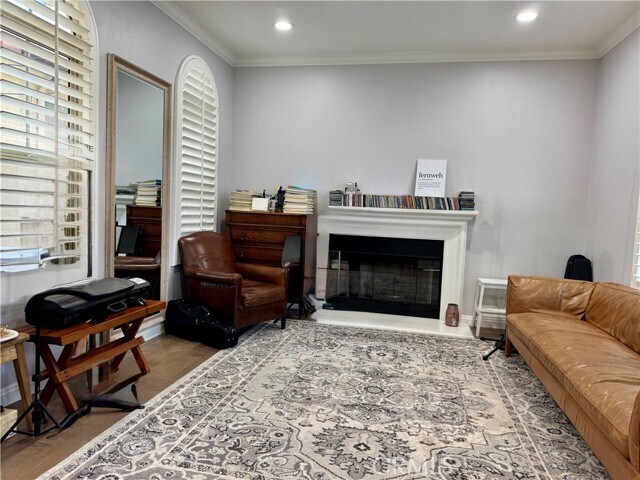 Building Photo - 88 Sarabande