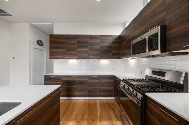 Building Photo - 4618 Nichols St