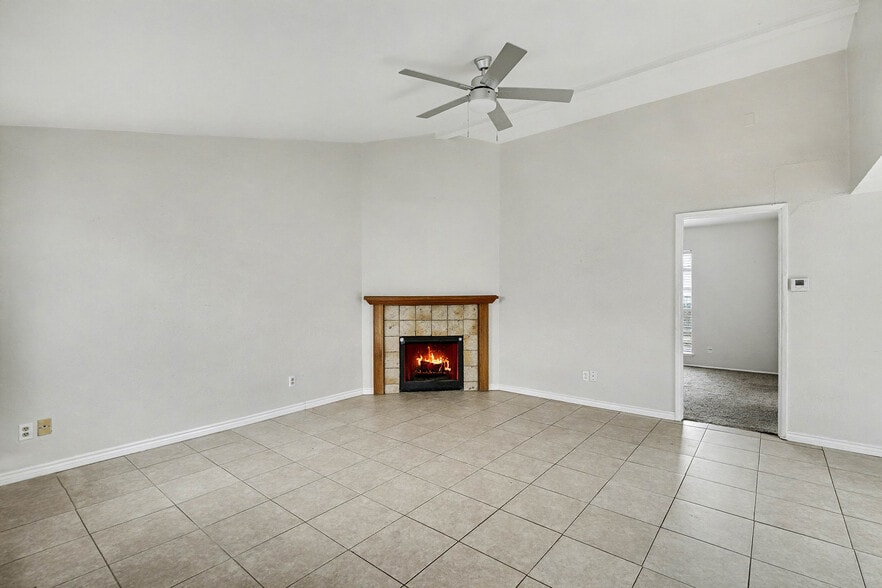 Building Photo - 2412 Limestone Dr