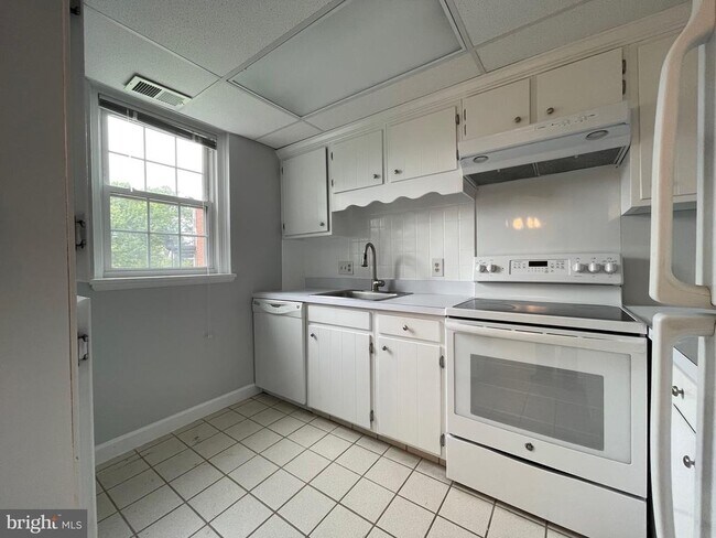 Building Photo - 4711 30th St S
