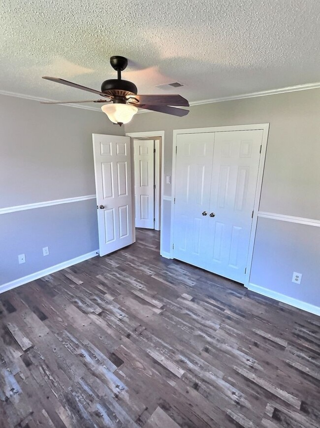 Building Photo - 5408 Old Fort Bayou Rd