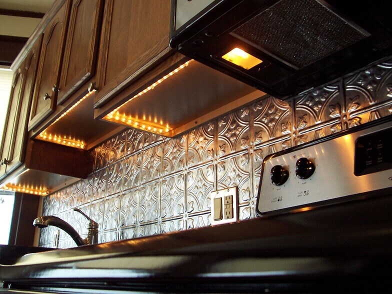 Building Photo - 220 Ontario St