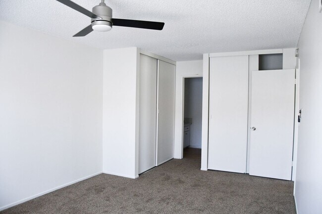 Building Photo - Tularosa (344) West