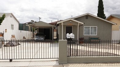 Building Photo - Single 2 bedrooms 2 baths house in San Diego CA.