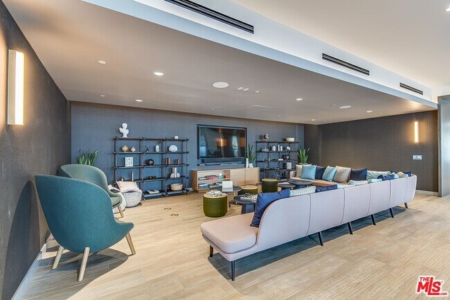 Building Photo - 1100 S Grand Ave