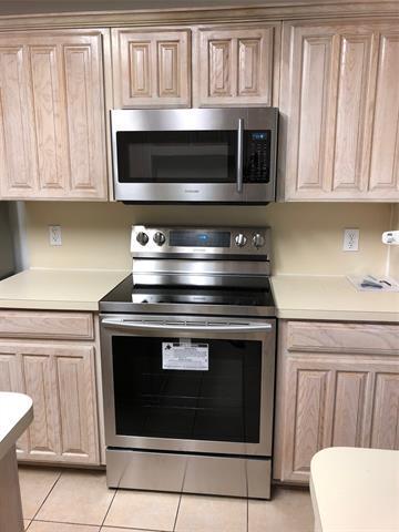 Building Photo - 6417 Lago Vista Dr