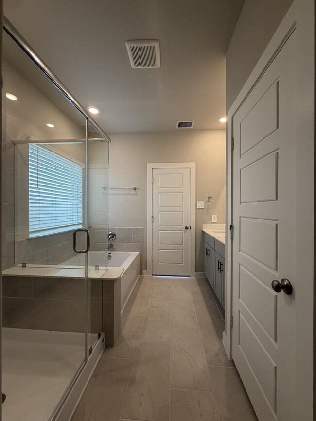 Building Photo - 2527 Gray Gale Ct