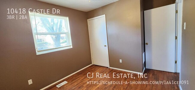 Building Photo - 10418 Castle Dr