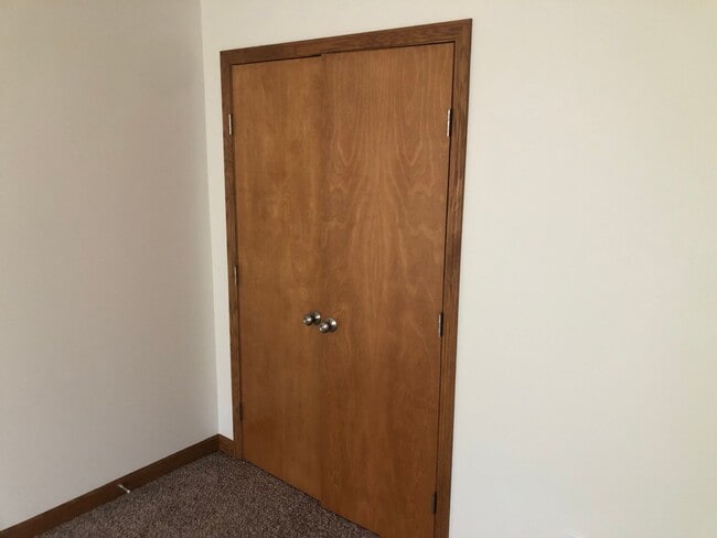 Building Photo - 2908 Eastern Rd