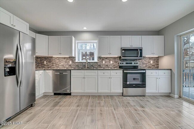Building Photo - 502 Carrock Way