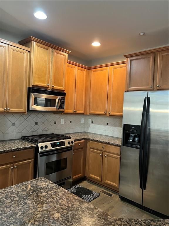 Building Photo - 608 Maple Grove Way