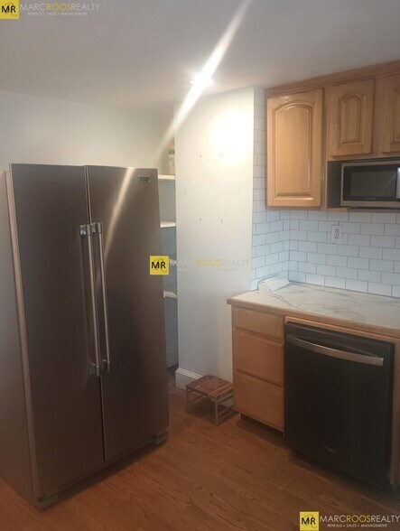 Building Photo - 319A Bennington St