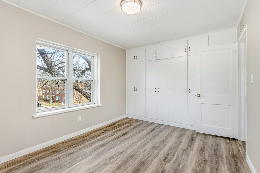 Building Photo - 24 Sherman Ter