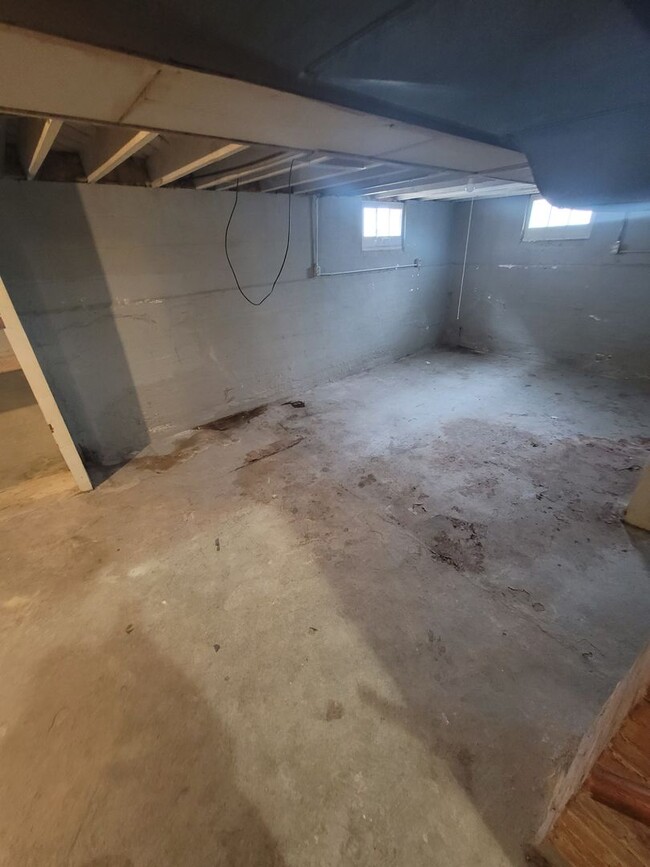 Building Photo - Charming 4 Bedroom on the North Side of Ma...