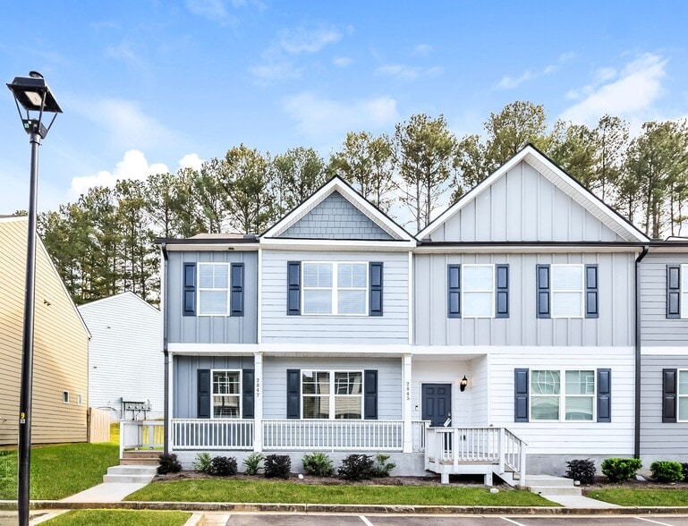 Building Photo - 2847 Saratoga Lake View