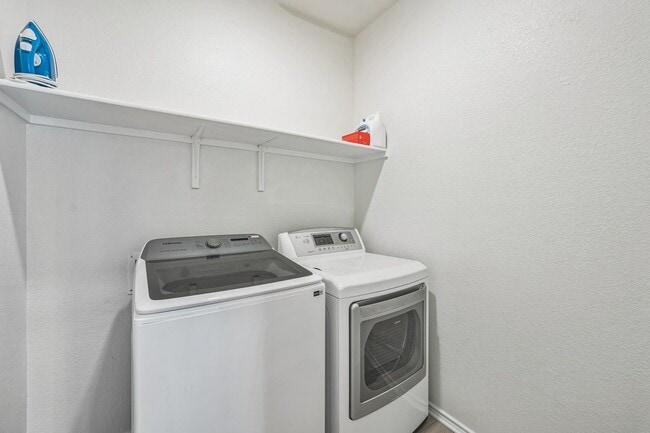 Building Photo - 1127 Aronia Ln