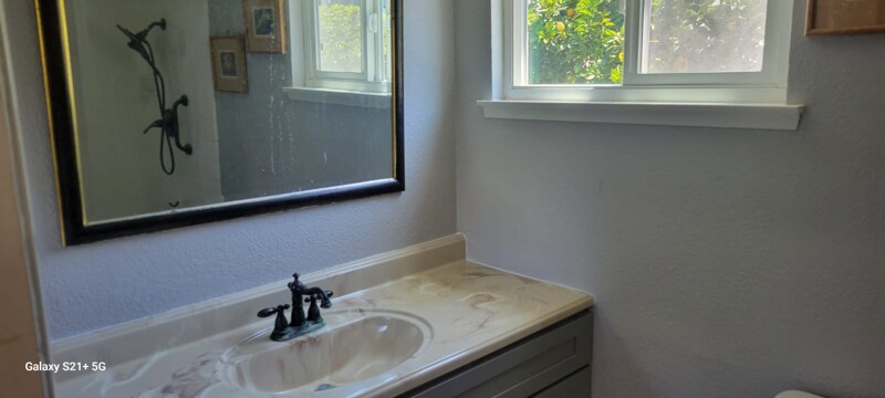 Building Photo - 4233 Fairhaven Ave