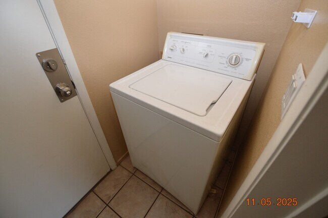 Building Photo - 10014 Hermit Rapids Ave