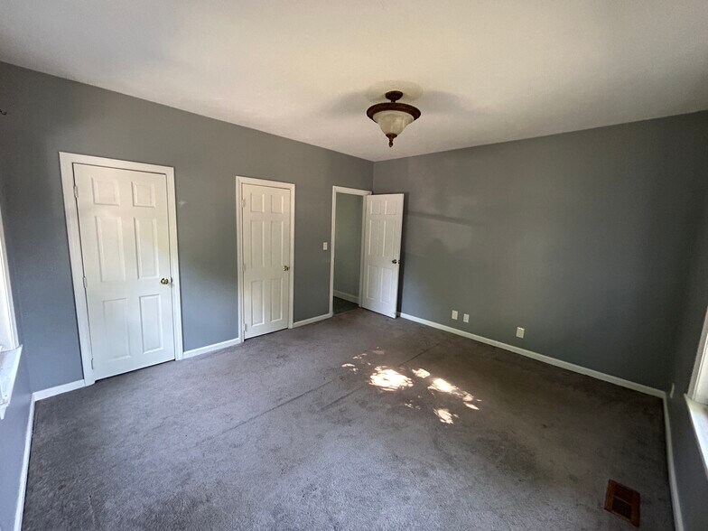 Bedroom 3 - 55 Cushing Ave