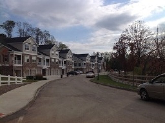 Building Photo - 502 Waterview Ct